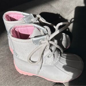 Sperry Stylish Gray and Pink Kids Boots size 8